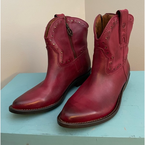 Lucky Brand Shoes - COPY - 🛍️2XHP🛍️ NIB LUCKY BRAND Red Western Boots